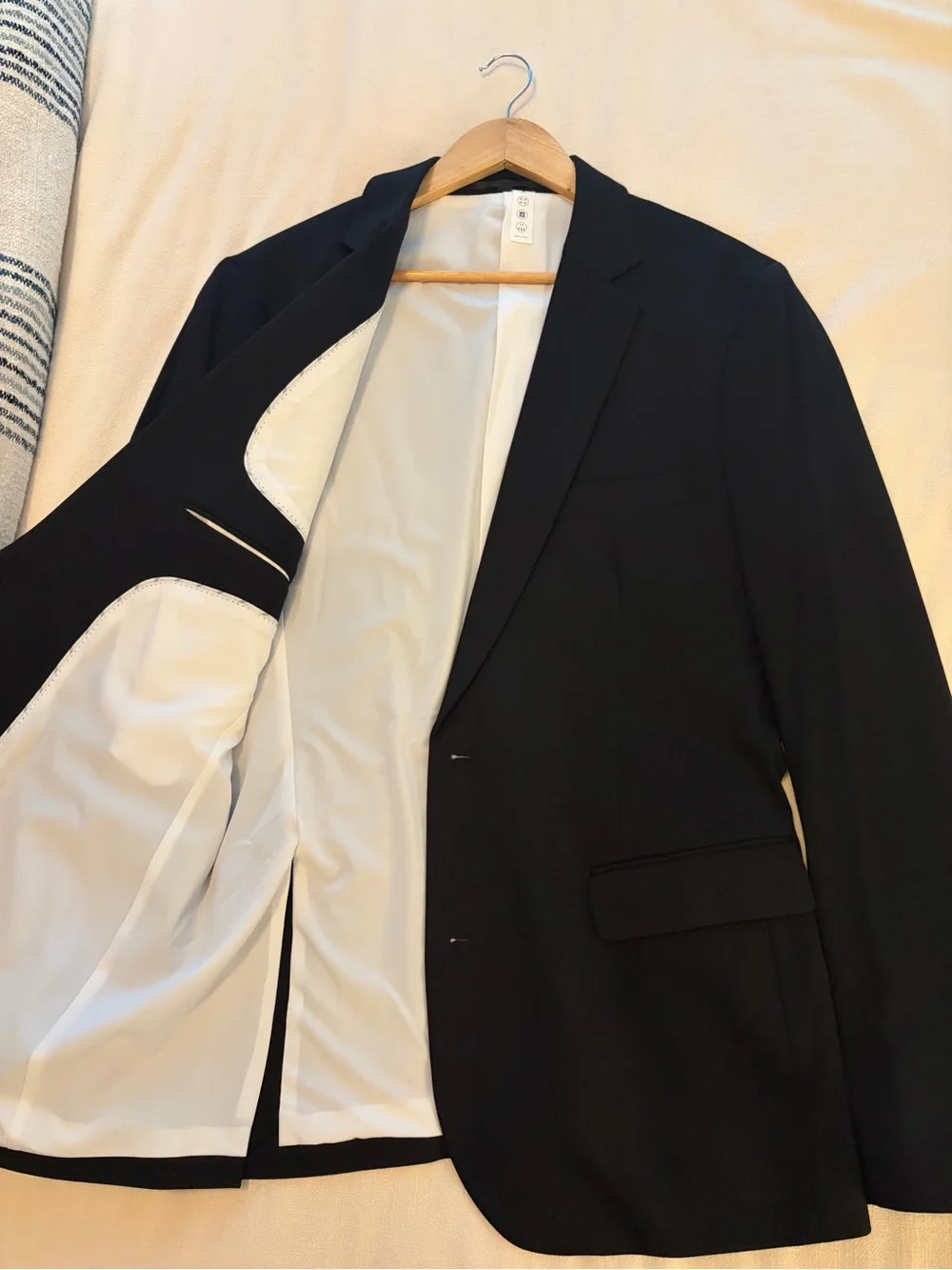 State & Liberty Athletic Fit Stretch Suit (Jacket 42, Pants 38) – Black